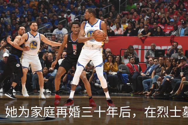 她为家庭再婚三十年后，在烈士墓前泪诉人生无奈
